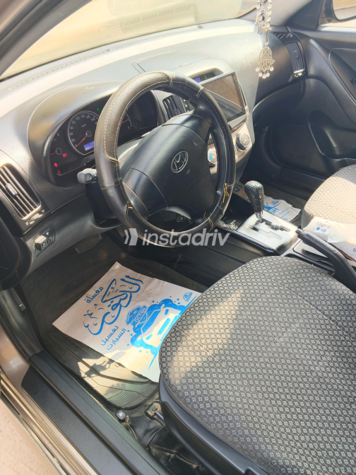 Hyundai Elantra HD 2018 Brown Automatic Used for Sale in Giza - 2