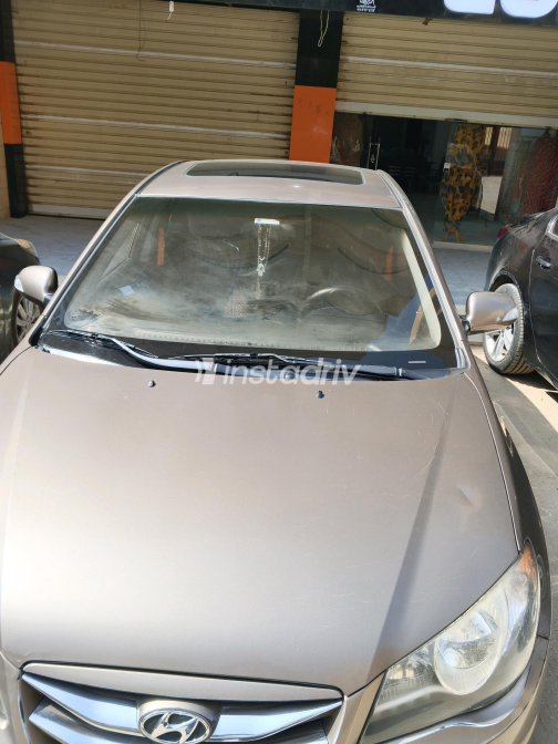 Hyundai Elantra HD 2018 Brown Automatic Used for Sale in Giza - 3
