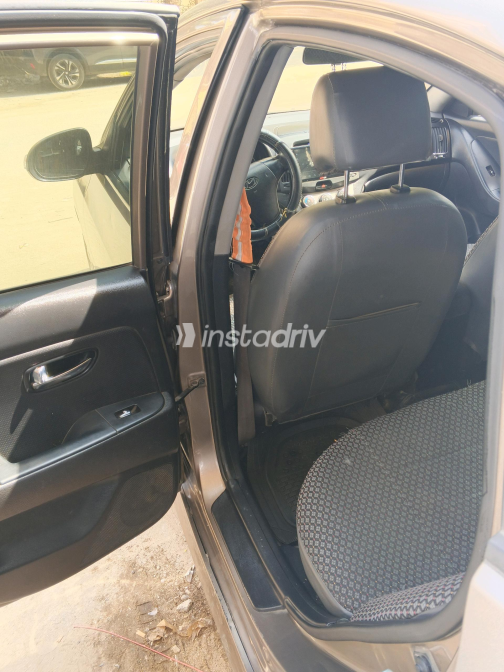 Hyundai Elantra HD 2018 Brown Automatic Used for Sale in Giza - 4