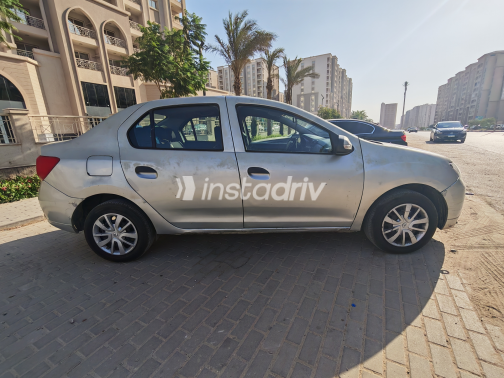 Renault Logan 2017 Silver Automatic Used for Sale in Nasr city - 5