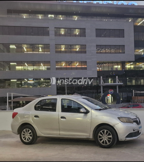 Renault Logan 2017 Silver Automatic Used for Sale in Nasr city - 9