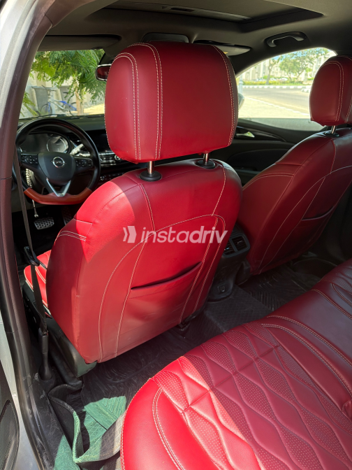 Opel Insignia 2019 Silver Automatic Used for Sale in Cairo - 8