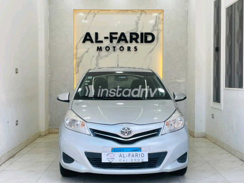 تويوتا ياريس 2014 فضي أوتوماتيك مستعملة للبيع في الإسكندرية - 5