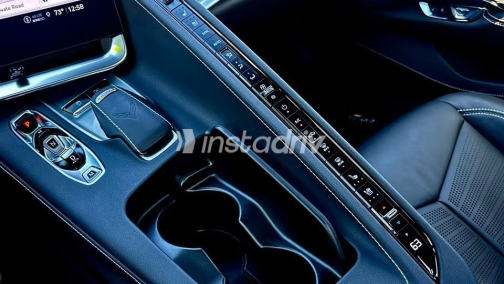 شيفروليه كورفيت 2023 أسود أوتوماتيك مستعملة للبيع في القاهرة - 2