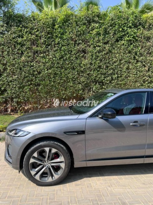 Jaguar F-Pace 2024 Gray Automatic Used for Sale in Cairo - 3