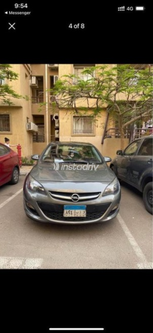 Opel Astra 2017 White Automatic Used for Sale in Greater Cairo ( Cairo + Giza) - 2