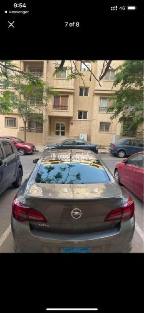 Opel Astra 2017 White Automatic Used for Sale in Greater Cairo ( Cairo + Giza) - 3