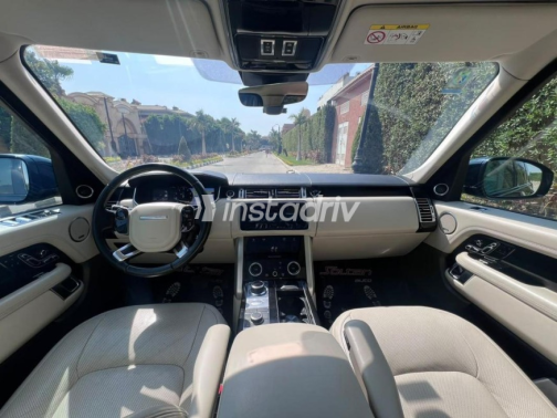 Land Rover Range Rover Vogue 2021 Black Automatic Used for Sale in Cairo - 8