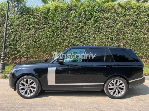 Land Rover Range Rover Vogue 2021 Black Automatic Used for Sale in Cairo - 9