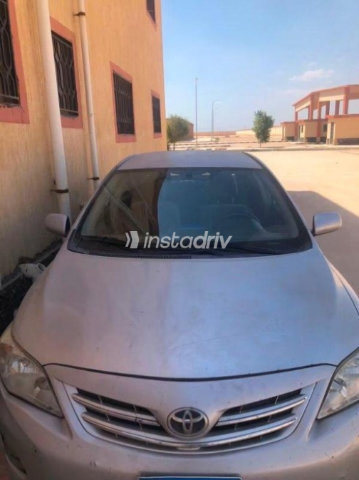 Toyota Corolla 2012 Silver Automatic Used for Sale in Sadat City - 3