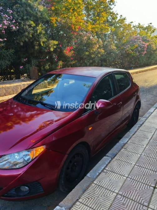 Seat Ibiza 2011 Dark Red Automatic Used for Sale in Giza - 6