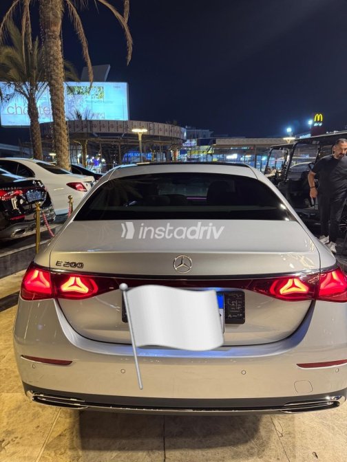 مرسيدس E 200 2024 فضي أوتوماتيك مستعملة للبيع في القاهرة - 7