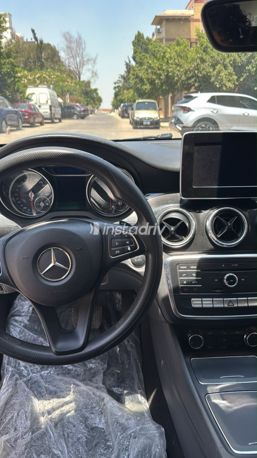 Mercedes CLA 180 2019 Black Automatic Used for Sale in Mokattam - 2