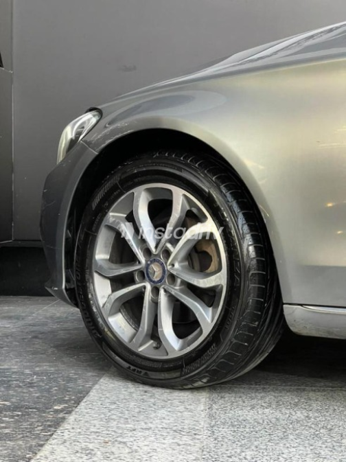 Mercedes C 180 2015 Silver Automatic Used for Sale in Cairo - 2