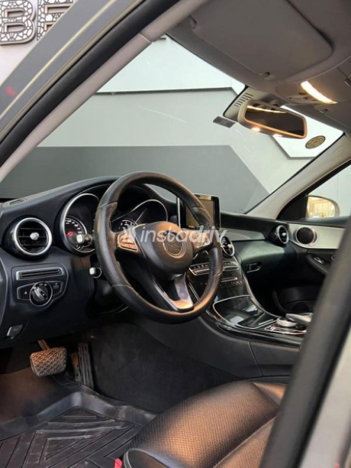 Mercedes C 180 2015 Silver Automatic Used for Sale in Cairo - 5