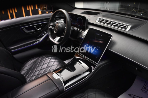 Mercedes S 500 2021 Black Automatic Used for Sale in Sheikh Zayed City - 7