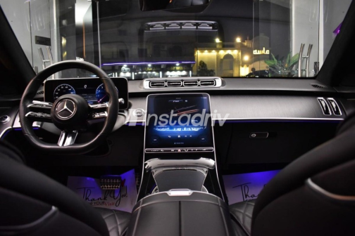 Mercedes S 500 2021 Black Automatic Used for Sale in Sheikh Zayed City - 10