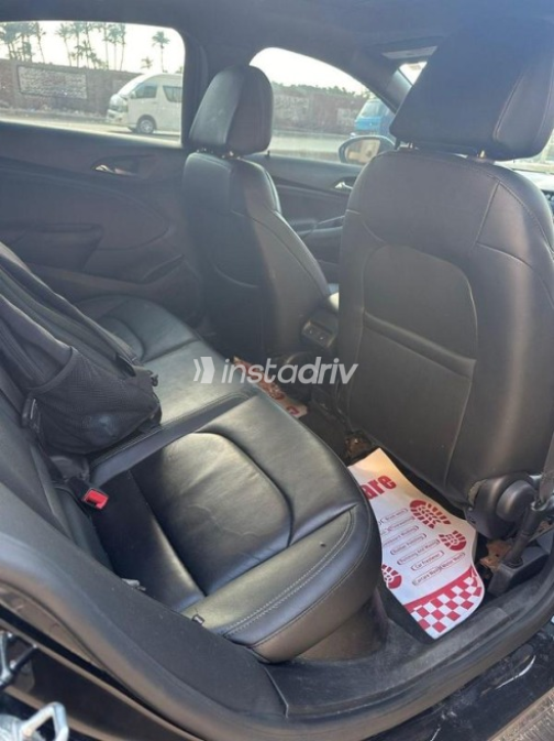 Chevrolet Cruze 2017 White Automatic Used for Sale in Greater Cairo ( Cairo + Giza) - 9