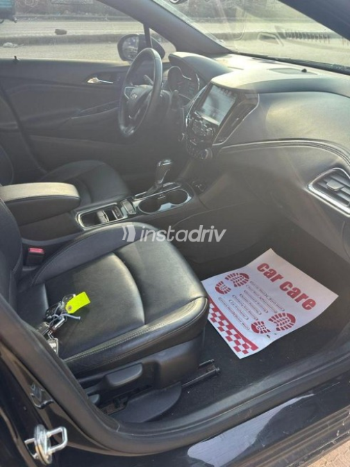 Chevrolet Cruze 2017 White Automatic Used for Sale in Greater Cairo ( Cairo + Giza) - 10