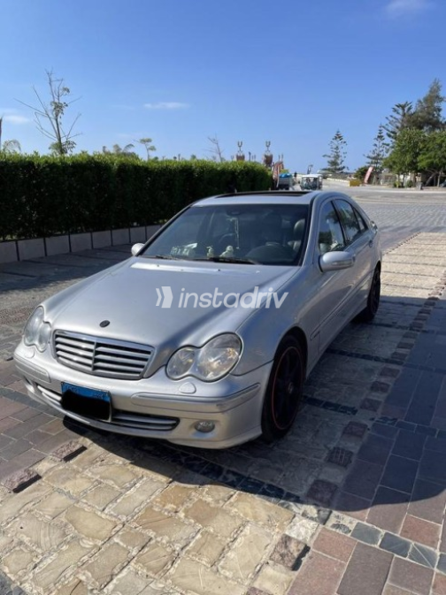 Mercedes C 230 2006 Silver Automatic Used for Sale in Alexandria - 3