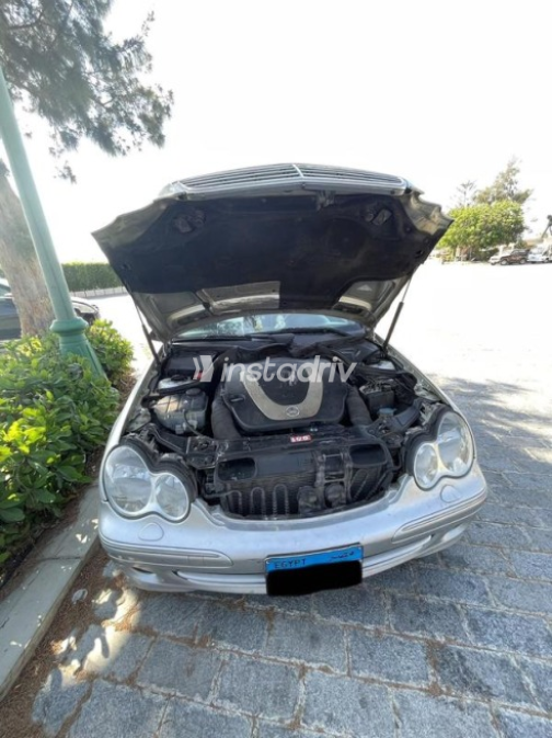 Mercedes C 230 2006 Silver Automatic Used for Sale in Alexandria - 4