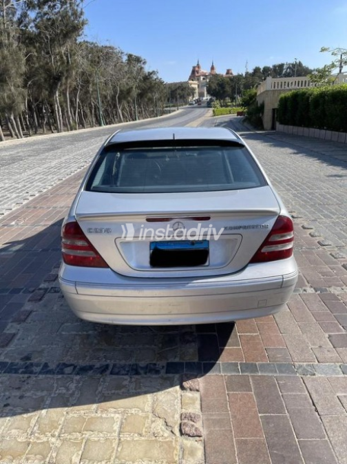 Mercedes C 230 2006 Silver Automatic Used for Sale in Alexandria - 7
