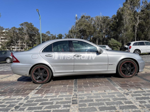 Mercedes C 230 2006 Silver Automatic Used for Sale in Alexandria - 9
