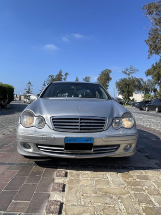 Mercedes C 230 2006 Silver Automatic Used for Sale in Alexandria