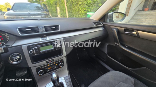 Volkswagen Passat 2011 Silver Automatic Used for Sale in Sheikh Zayed City - 3
