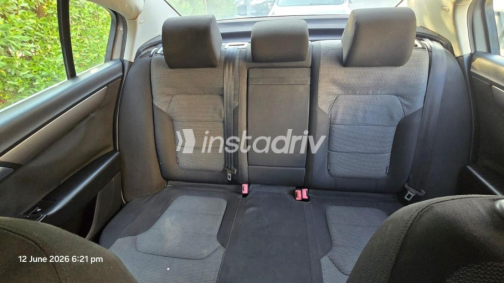 Volkswagen Passat 2011 Silver Automatic Used for Sale in Sheikh Zayed City - 7