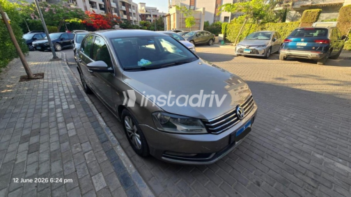 Volkswagen Passat 2011 Silver Automatic Used for Sale in Sheikh Zayed City - 9