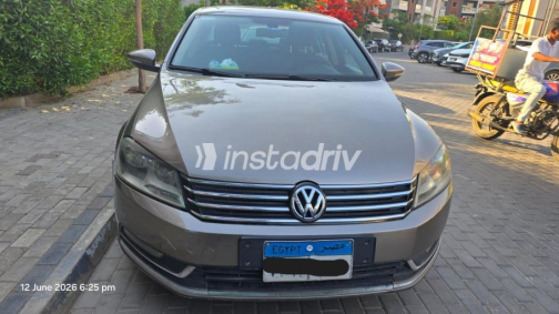 Volkswagen Passat 2011 Silver Automatic Used for Sale in Sheikh Zayed City - 10