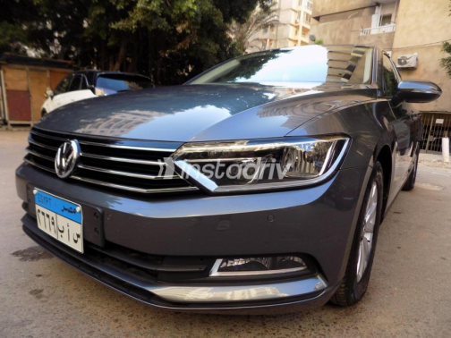 Volkswagen Passat 2017 Gray Automatic Used for Sale in Greater Cairo ( Cairo + Giza) - 1