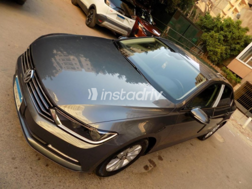 Volkswagen Passat 2017 Gray Automatic Used for Sale in Greater Cairo ( Cairo + Giza) - 9