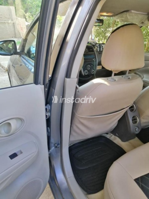 Nissan Sunny 2020 White Automatic Used for Sale in Greater Cairo ( Cairo + Giza) - 3
