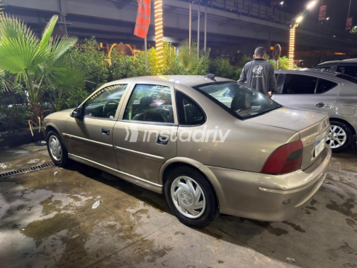 Opel Vectra 2003 Gold Automatic Used for Sale in El Manial - 4