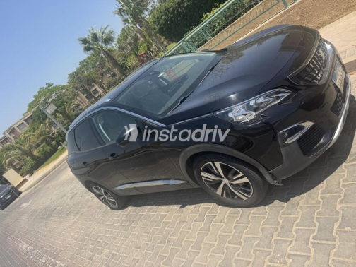 بيجو 3008 2019 أسود أوتوماتيك مستعملة للبيع في الإسكندرية - 1