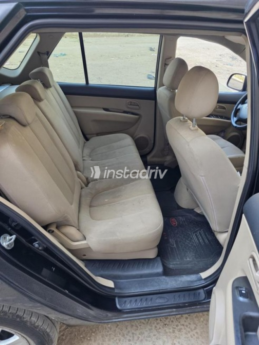 Kia Carens 2010 Black Automatic Used for Sale in Kafr el-Sheikh - 5