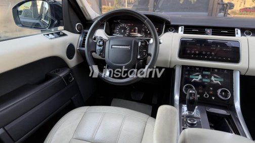 Land Rover Range Rover Sport 2022 Black Automatic Used for Sale in Sheikh Zayed City - 6