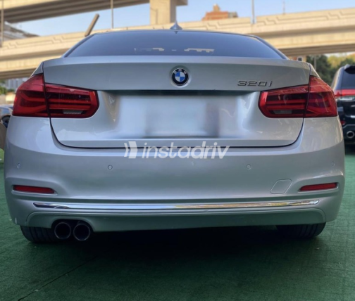 BMW 320 2017 Silver Automatic Used for Sale in Nasr city - 2