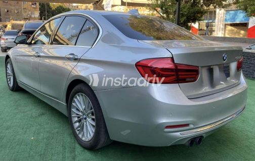 BMW 320 2017 Silver Automatic Used for Sale in Nasr city - 4