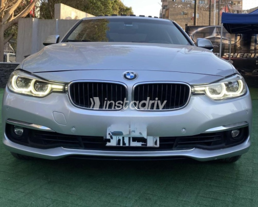 BMW 320 2017 Silver Automatic Used for Sale in Nasr city - 5