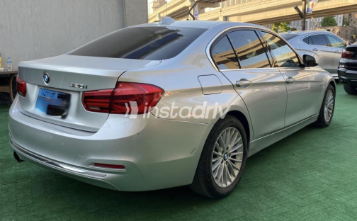 BMW 320 2017 Silver Automatic Used for Sale in Nasr city - 7