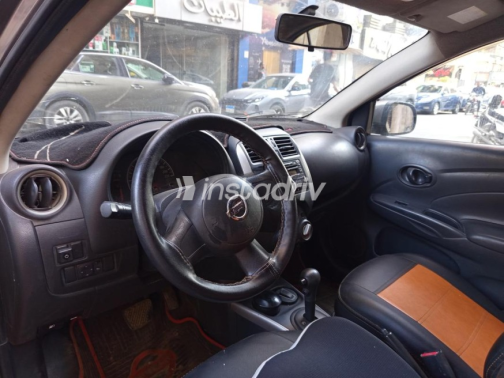 Nissan Sunny 2015 Bronze Automatic Used for Sale in Giza - 7