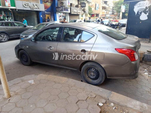 Nissan Sunny 2015 Bronze Automatic Used for Sale in Giza - 9