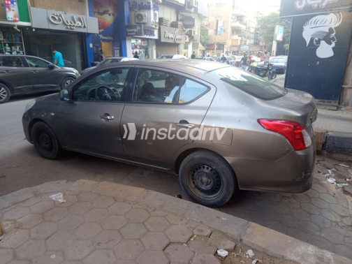 Nissan Sunny 2015 Bronze Automatic Used for Sale in Giza - 10