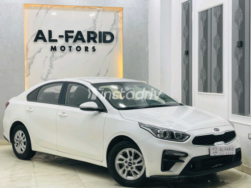 كيا جراند سيراتو 2019 أبيض أوتوماتيك مستعملة للبيع في الإسكندرية - 8