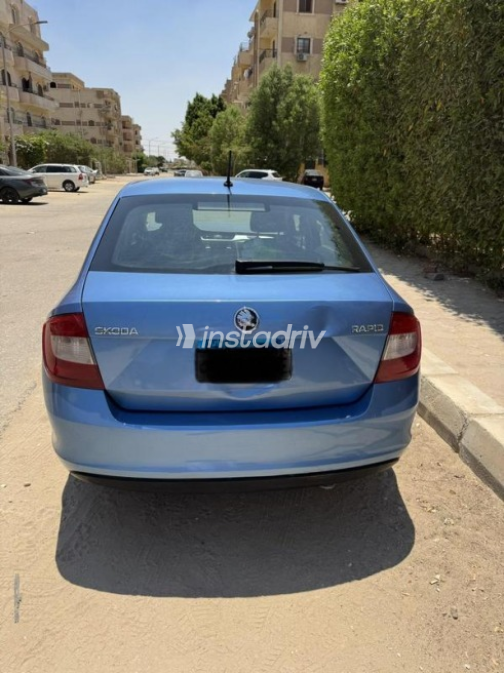 سكودا رابيد 2019 أزرق أوتوماتيك مستعملة للبيع في 6 أكتوبر - 2