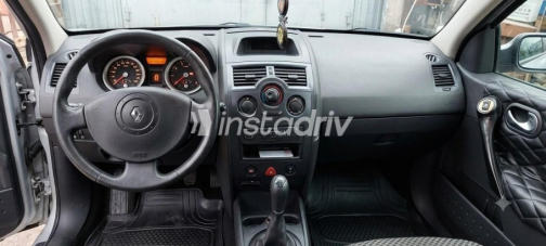 Renault Megane 2006 Silver Automatic Used for Sale in Alexandria - 1