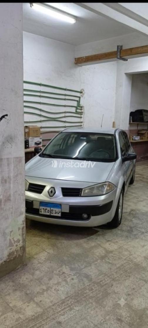 Renault Megane 2006 Silver Automatic Used for Sale in Alexandria - 2